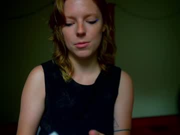 webcam girl crimsonxrapture live cam image #2170633