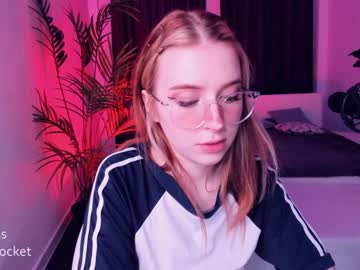 webcam girl pocketrocket_ live cam image #502507