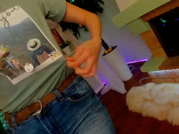webcam girl carolineprise live cam image #724395
