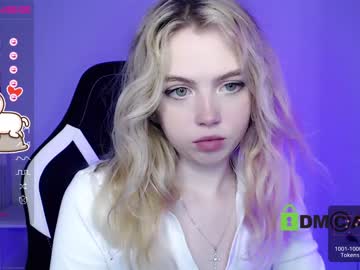 webcam girl small_blondee live cam image #3658377