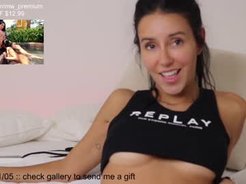 webcam girl miiiawallace live cam image #1564634