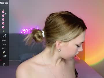 webcam girl small_blondee live cam image #4667782