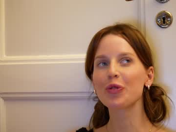 webcam girl ellaa91 live cam image #3179937