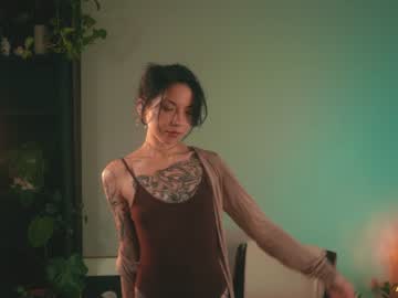 webcam girl ambientink live cam image #2703972