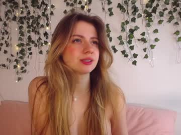 webcam girl lillpio live cam image #3604263
