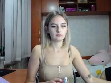 webcam girl melena_shy live cam image #202869