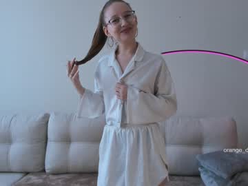 webcam girl orange_days live cam image #6137029