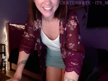 webcam girl its_me_ella live cam image #97531