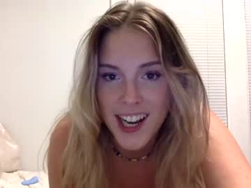webcam girl fantasiafields live cam image #4929723