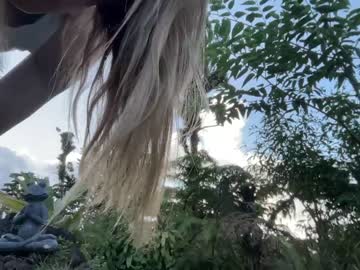 webcam girl kaileeshy live cam image #3205378