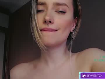 webcam girl _yvie_ live cam image #3946400