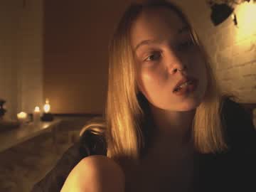 webcam girl bibi_it_is live cam image #3175457