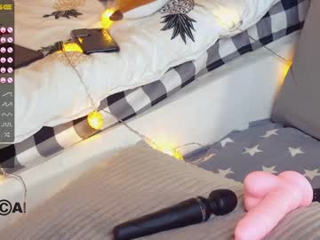 webcam girl careful_i_bite live cam image #818284
