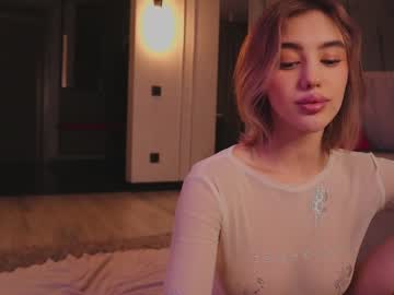 webcam girl angella_kleee live cam image #3294126