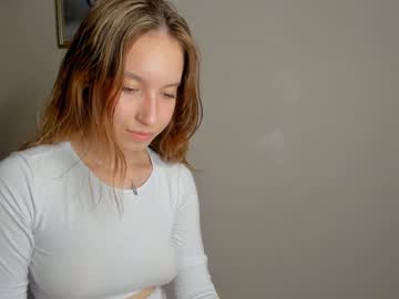 webcam girl just_emmy live cam image #4582025