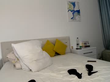 webcam girl loving_kristina live cam image #3730045