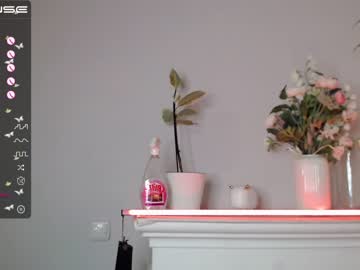 webcam girl small_blondee live cam image #2828534