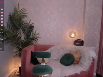 webcam girl lili_01 live cam image #1561575