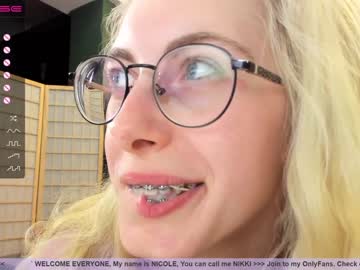 webcam girl girl_i_am live cam image #245725