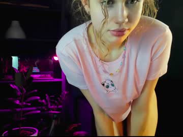 webcam girl mayabach live cam image #3618689