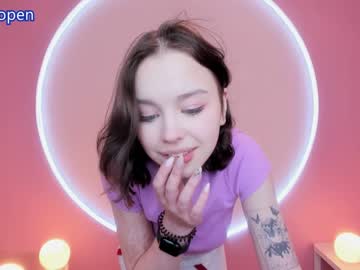 webcam girl livermorai live cam image #3258224
