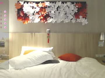 webcam girl aussieblondemilf live cam image #6396856