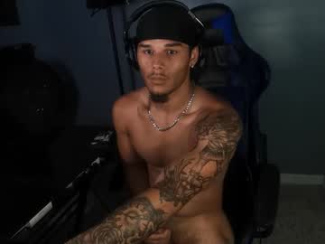 webcam man kylewhitedgs live cam image #4784989