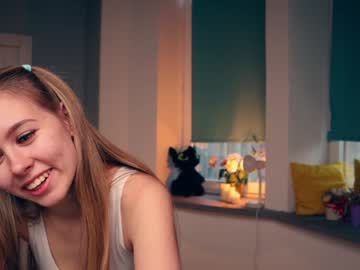 webcam girl aleksa_cutie live cam image #1263201