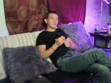 webcam man hollandhousestudios live cam image #1052465