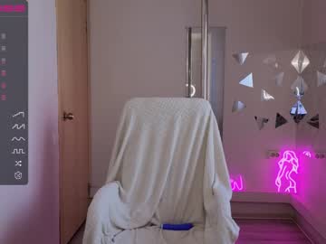 webcam girl lily_ewing live cam image #4446549