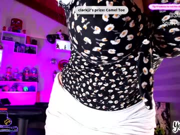 webcam girl yesikasaenz live cam image #2030808