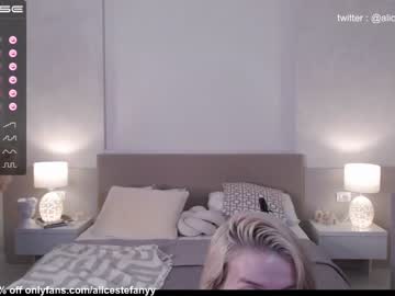 webcam girl smileyouarehere live cam image #4384743
