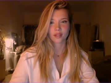 webcam girl bitter_moon live cam image #3406041