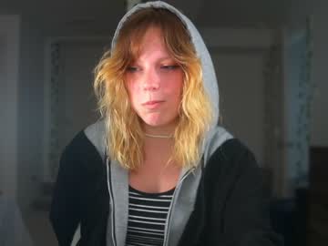webcam girl crimsonxrapture live cam image #1099314