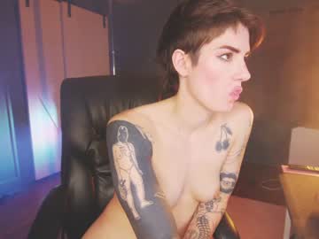 webcam girl aynmarie live cam image #5345136