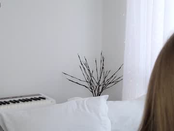 webcam girl fluffy_angel live cam image #6876660