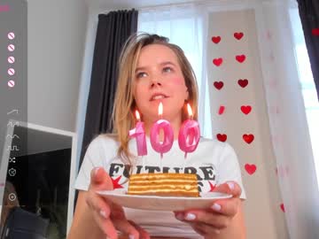 webcam girl milly_shy live cam image #6438223