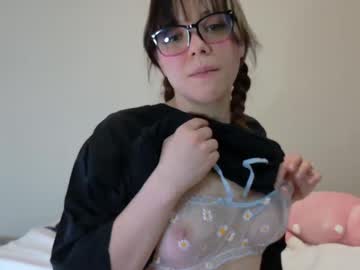 webcam girl ellajames01 live cam image #7090977