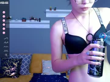 webcam girl little_v1rgin_angel live cam image #2095881