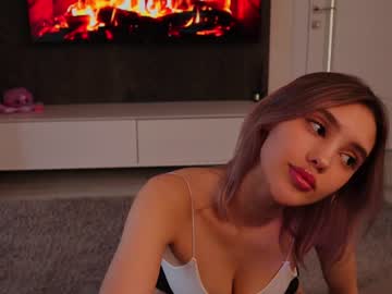webcam girl angella_kleee live cam image #4236941