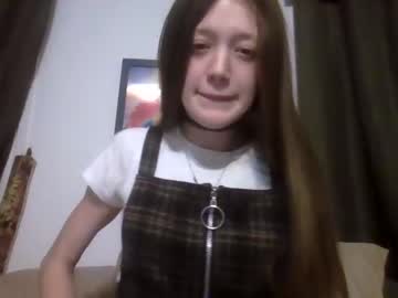 webcam girl lilmissmae420 live cam image #4008186