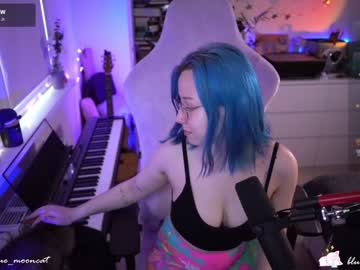 webcam girl blue_mooncat live cam image #6862249