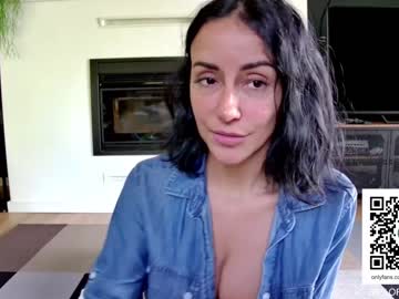 webcam girl miiiawallace live cam image #2869647