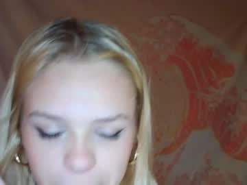 webcam girl cindyloulou1 live cam image #3957221