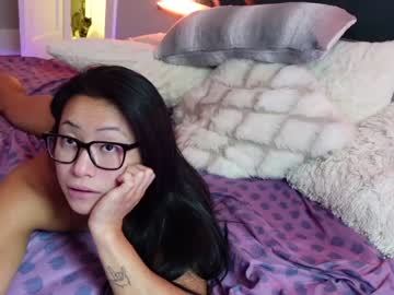 webcam girl bumble_bees45 live cam image #2793632