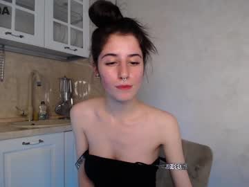 webcam girl kate_lewis live cam image #2883875