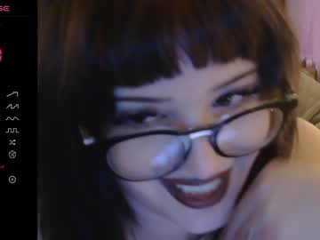 webcam girl lottiepoppie live cam image #6380130