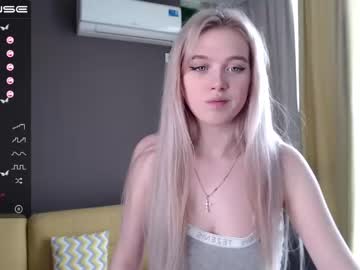 webcam girl small_blondee live cam image #1657117