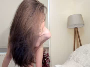 webcam girl snowww_white live cam image #3666700