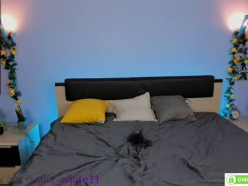 webcam girl foxhilary live cam image #2519681
